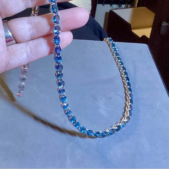 Elegant Blue and Silver Necklace - Picture 2 of 4